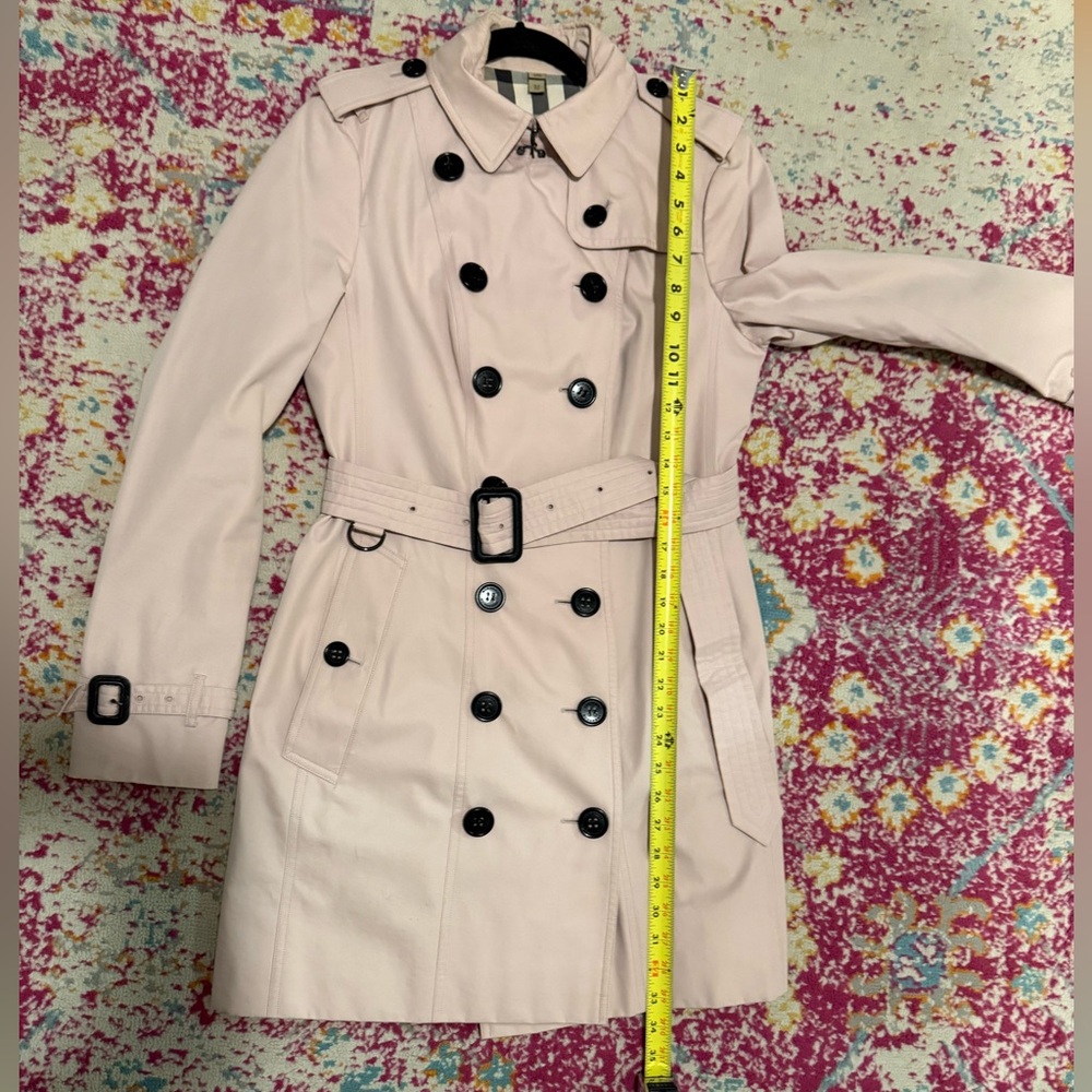 Authentic Burberry Light Pink Trench Coat - Picture 12 of 15